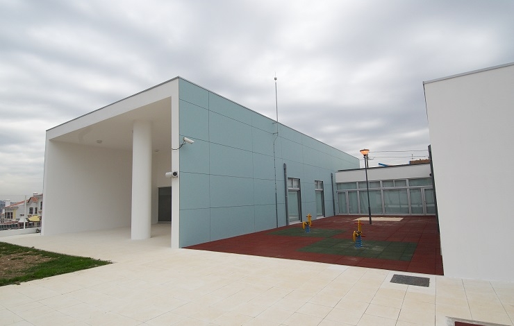 Escola Básica da Charneca e J.Infância Beatriz Costa